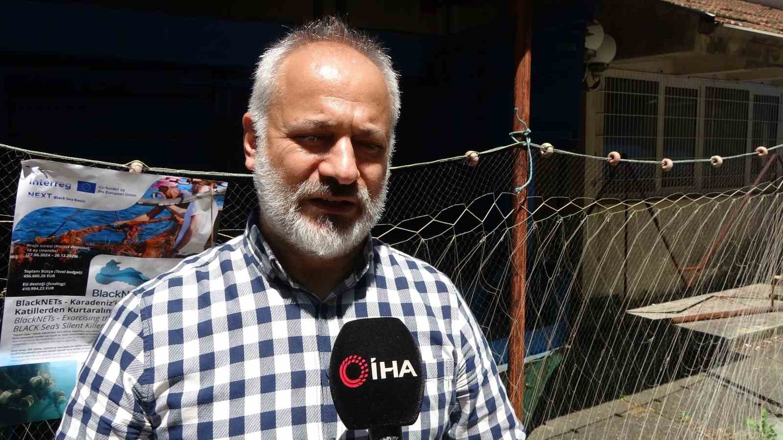 dr ogretim uyesi ahmet sahin karadenizde acikta beslenemeyen yunuslar kiyiya vuruyor u1KOOwRX