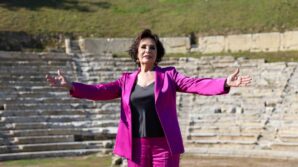 duzce film festivalinde hulya kocyigite yasam boyu onur odulu xLysVaCT