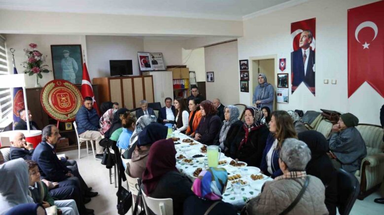 gaziler derneginden anneler gununde anlamli bulusma MaPeH4nU