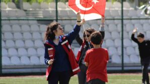 gencler cocuklar ve ozel bireyler ucurtma senliginde bulustu 3fBQpBI1