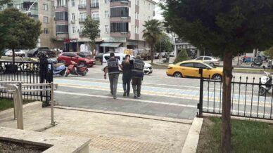 gocmen tasiyan tir soforlerinden biri tutuklandi KmLUNPEc