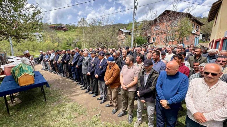 hayatini kaybeden sehit babasi son yolculuguna ugurlandi uXeUNq1g