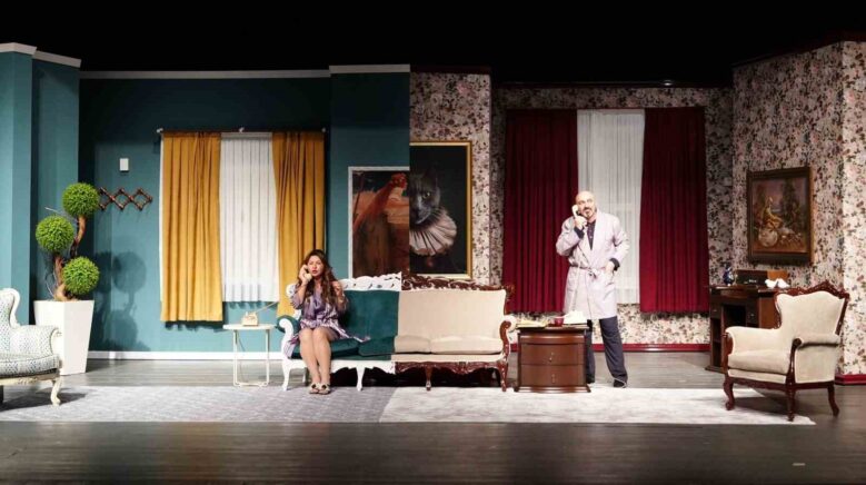 haydi kos karina tiyatroseverlerle bulustu x9cbAvge