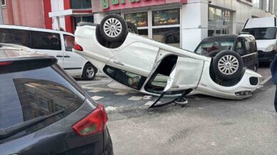 iki otomobil carpisti araclardan biri takla atti 1 yarali nnD72ZF3