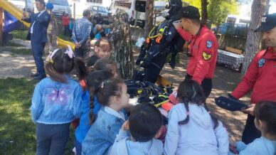 jandarma minik ogrencileri bilgilendirdi xXlHpZQr