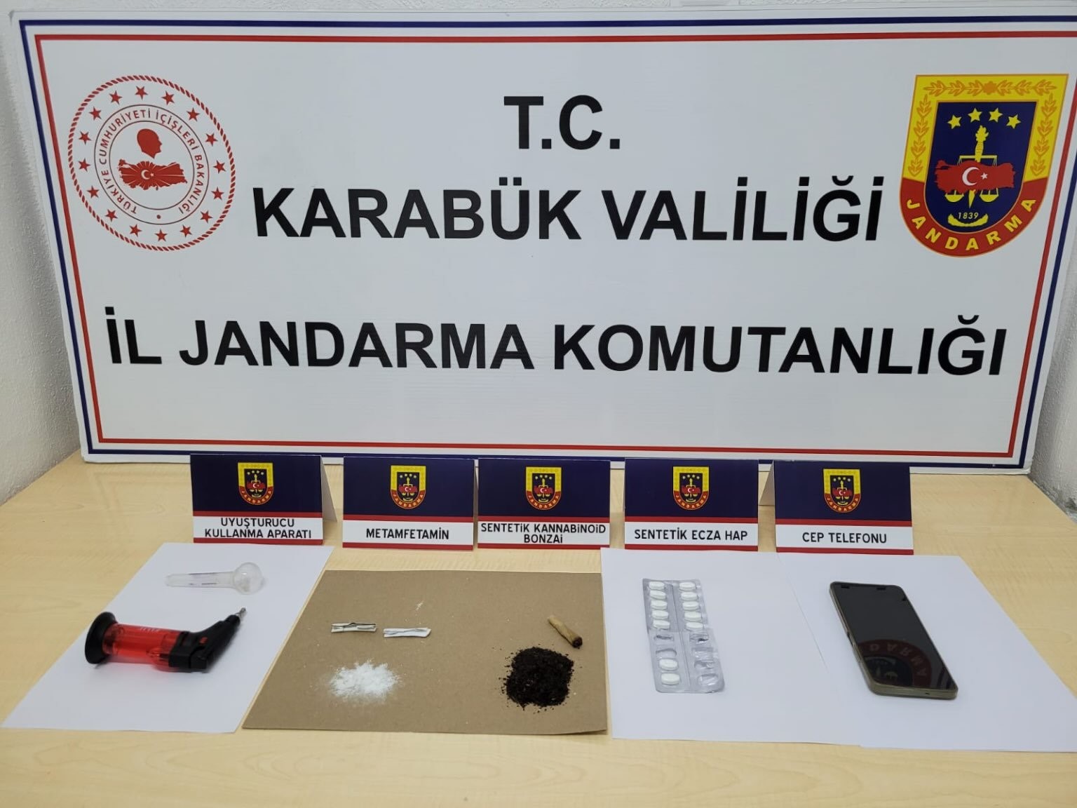 jandarma uyusturucu tacirlerine goz actirmiyor 9uQGmqHF