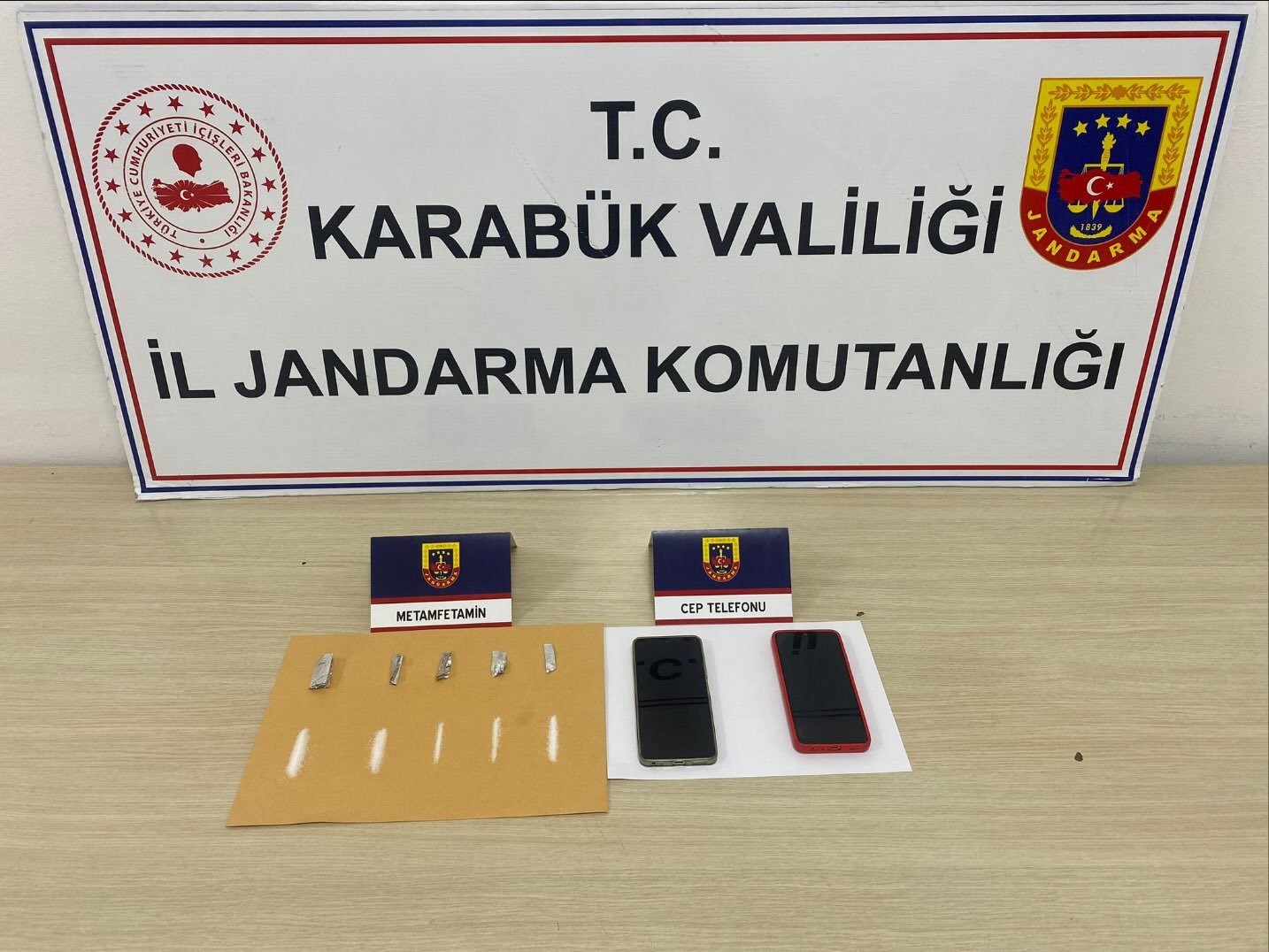 jandarmadan uyusturucu operasyonu abyJDp9Y