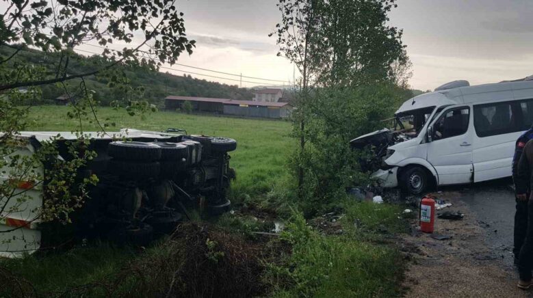 karabukte 4 aracli zincirleme kaza 1i agir 9 yarali OZAyXVde