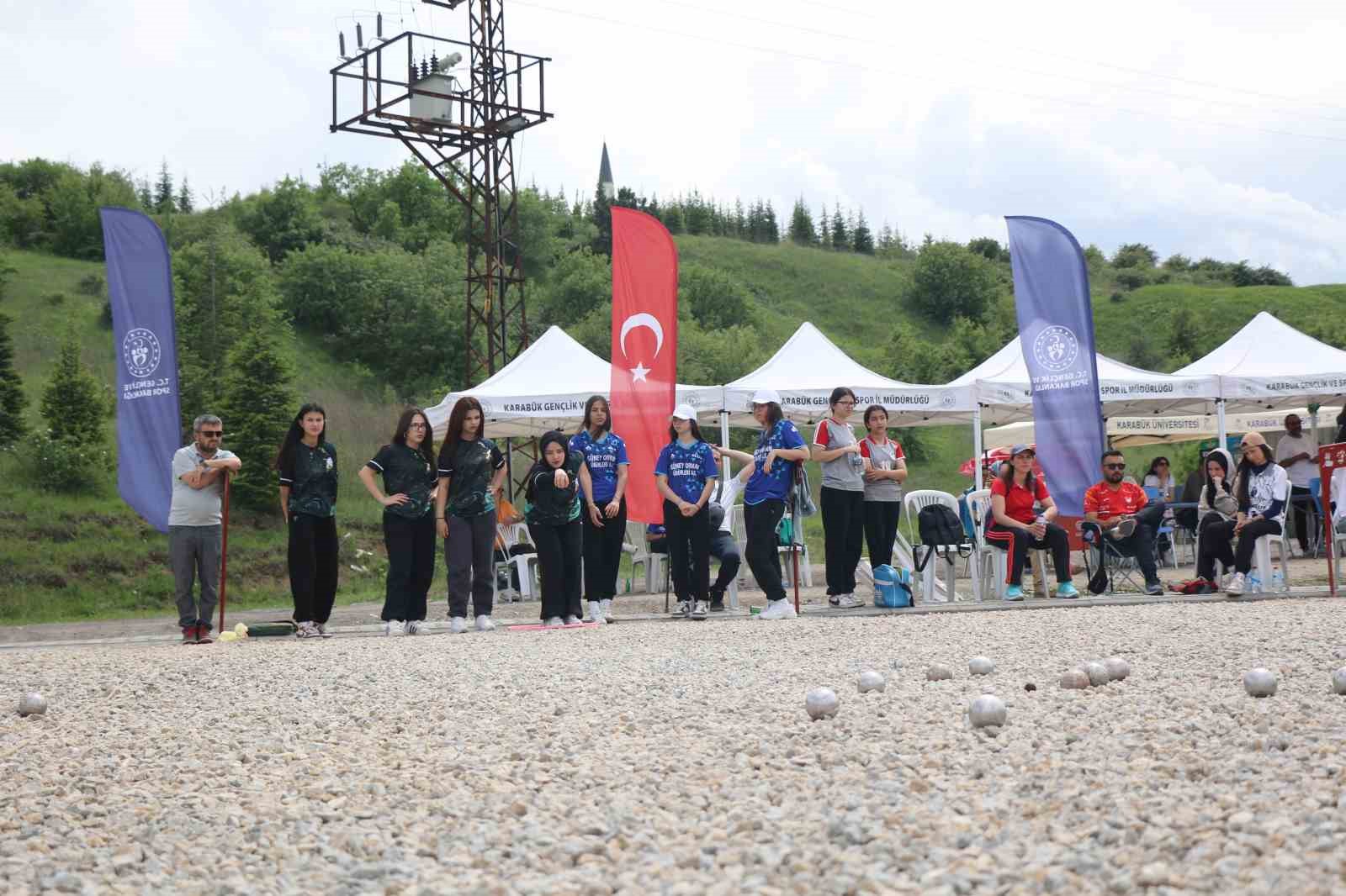 karabukte ilk kez duzenlenen bocce bolge sampiyonasi devam ediyor