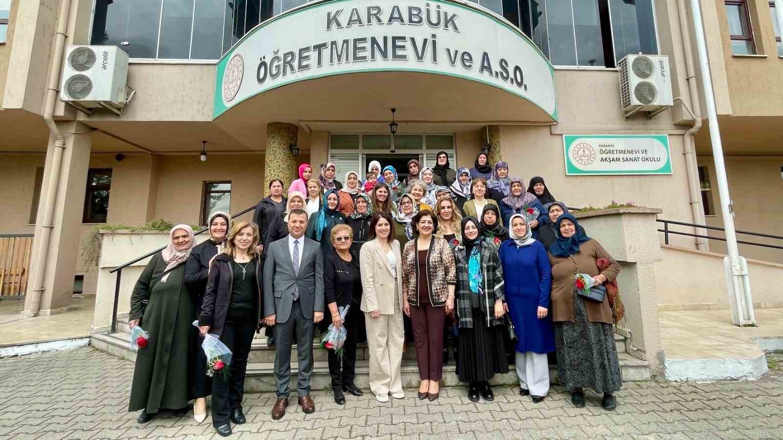 karabukte sehit anneleri yemekte bulustu