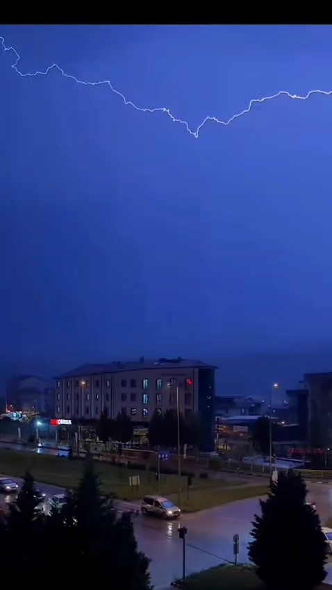 karabukte simsekler gorsel solen olusturdu pLNz2mkW