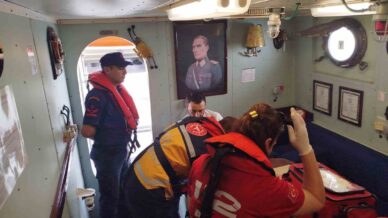 karadenizde rahatsizlanan gemi personeli icin ekipler seferber oldu nklEMcfG