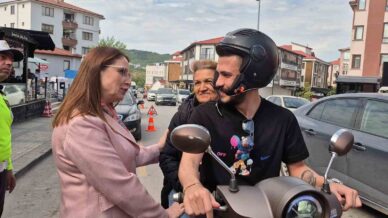 kasksiz yolcu uygulama yapan valiye yakalandi ibFOVayc