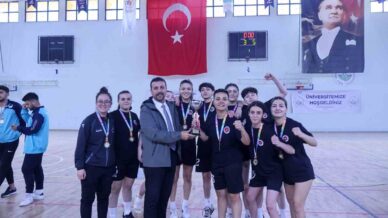 kastamonu universitesi kadin futsal takimi namaglup sampiyon oldu ylLWtZsq