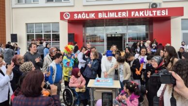 kastamonu universitesinde otizmli cocuklar doyasiya eglendi yOTX65de