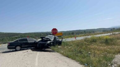 kastamonuda iki otomobil carpisti 4 yarali NhrIZqlK