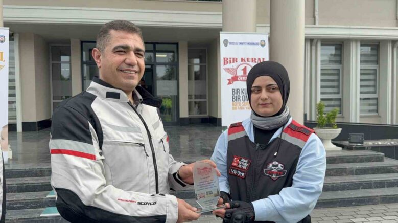 kural ihlali yapmayan 3 motosikletliye plaket verildi AgVZnytN