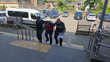market calisanini gizlice fotograflayan sahis tutuklandi 3YUnd3UR