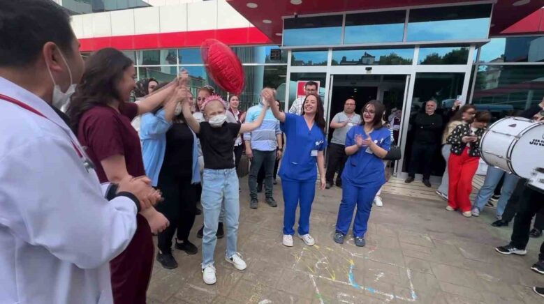 minik benay son kemoterapisini aldi bando esliginde ugurlandi nkZtNi6y