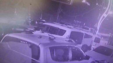 motosiklet kaski calan sahislarin o anlari kamerada sOx3rNHb