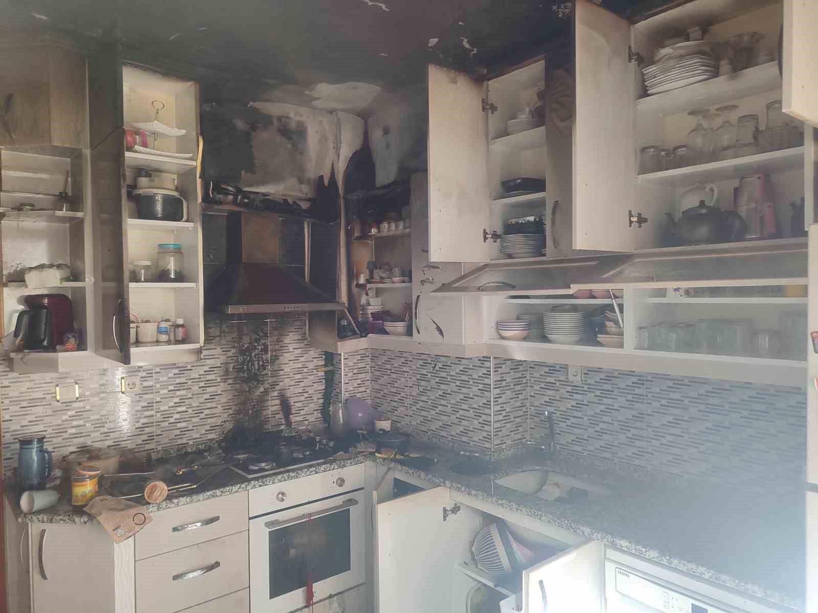mutfakta cikan yangin evi kule ceviriyordu 1d3Ic9Di