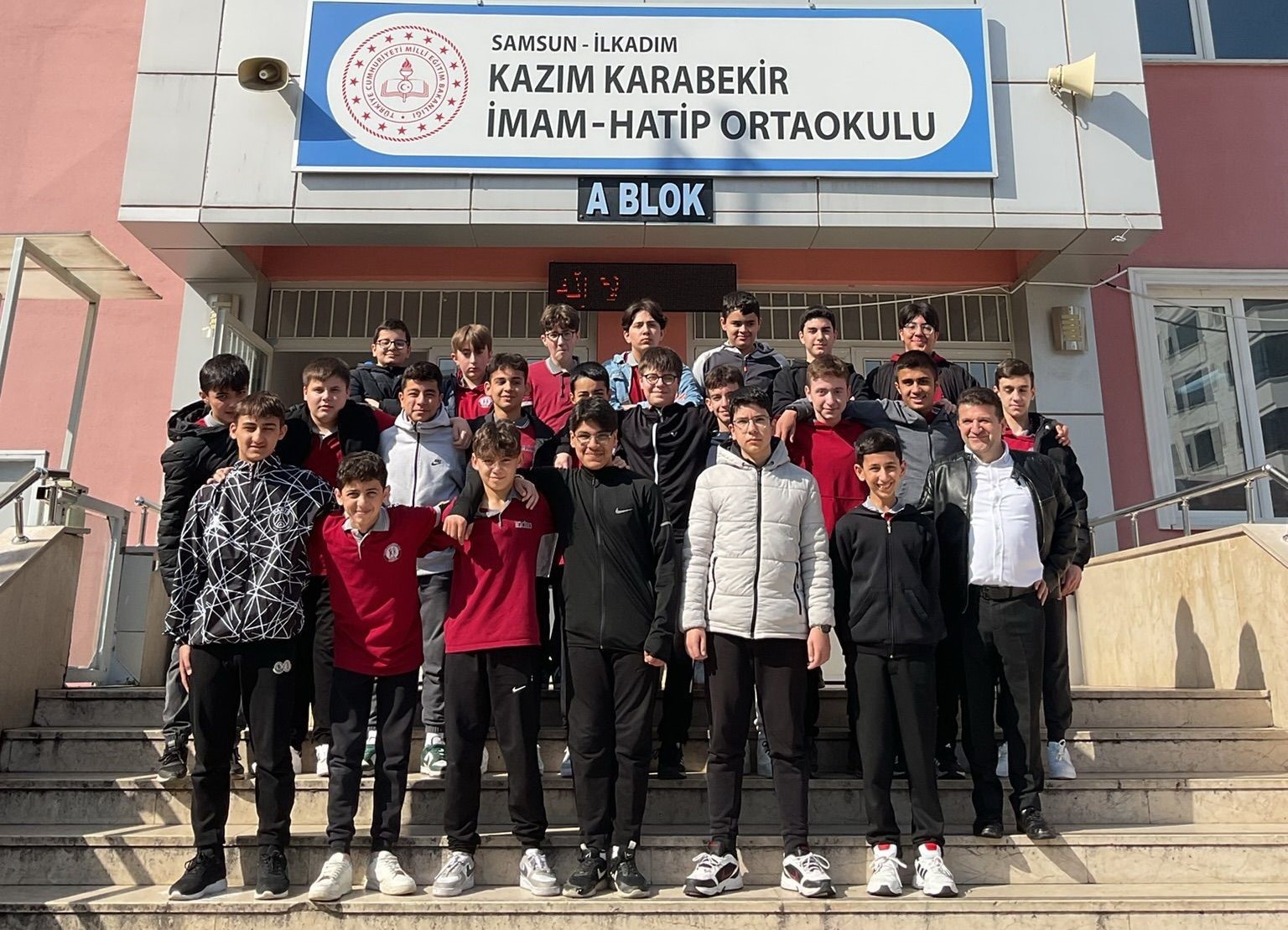 ogrenciler adim adim hedefe 6AVy99PV