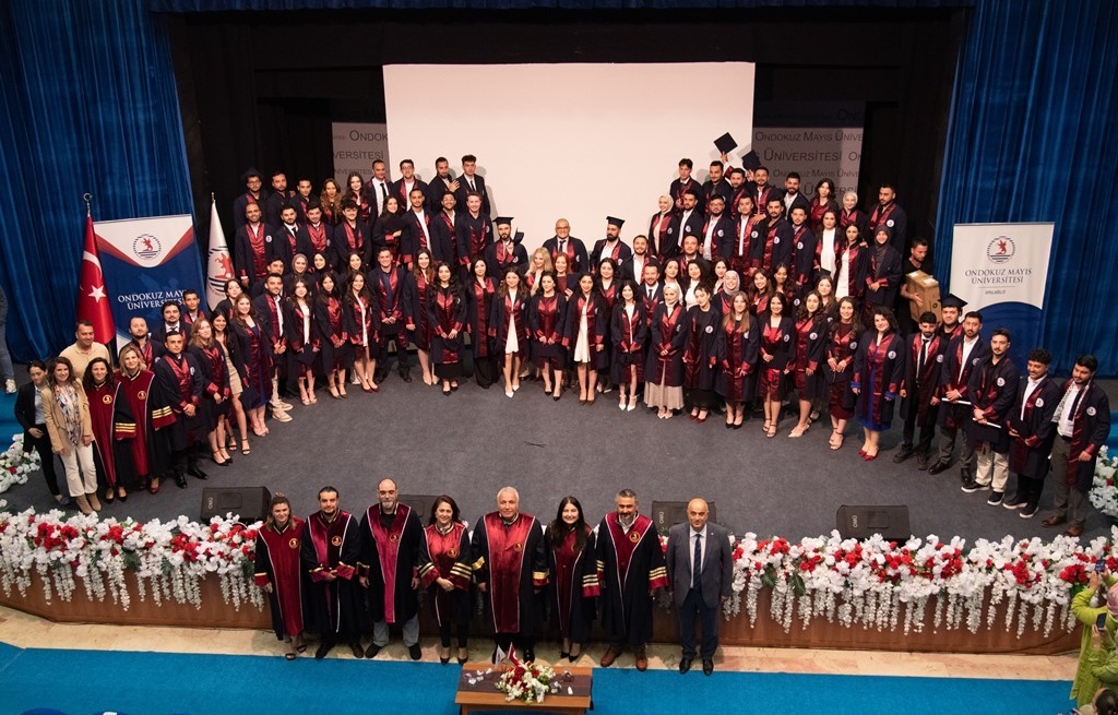 omude 2025in ilk mezuniyet coskusu veteriner fakultesi ile basladi Jgkf114e