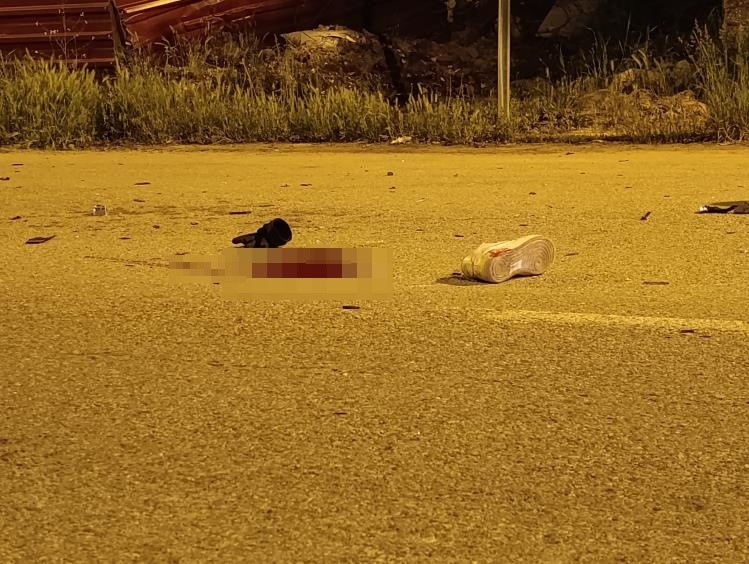otomobille kafa kafaya carpisan motosiklet surucusu hayatini kaybetti ES6CYSG1