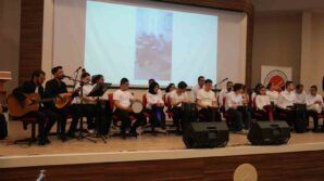 ozel bireyler verdikleri konserle buyuk alkis topladi C5Mn5W8C