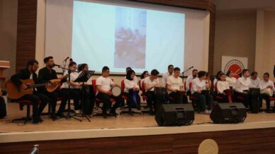 ozel bireyler verdikleri konserle buyuk alkis topladi C5Mn5W8C