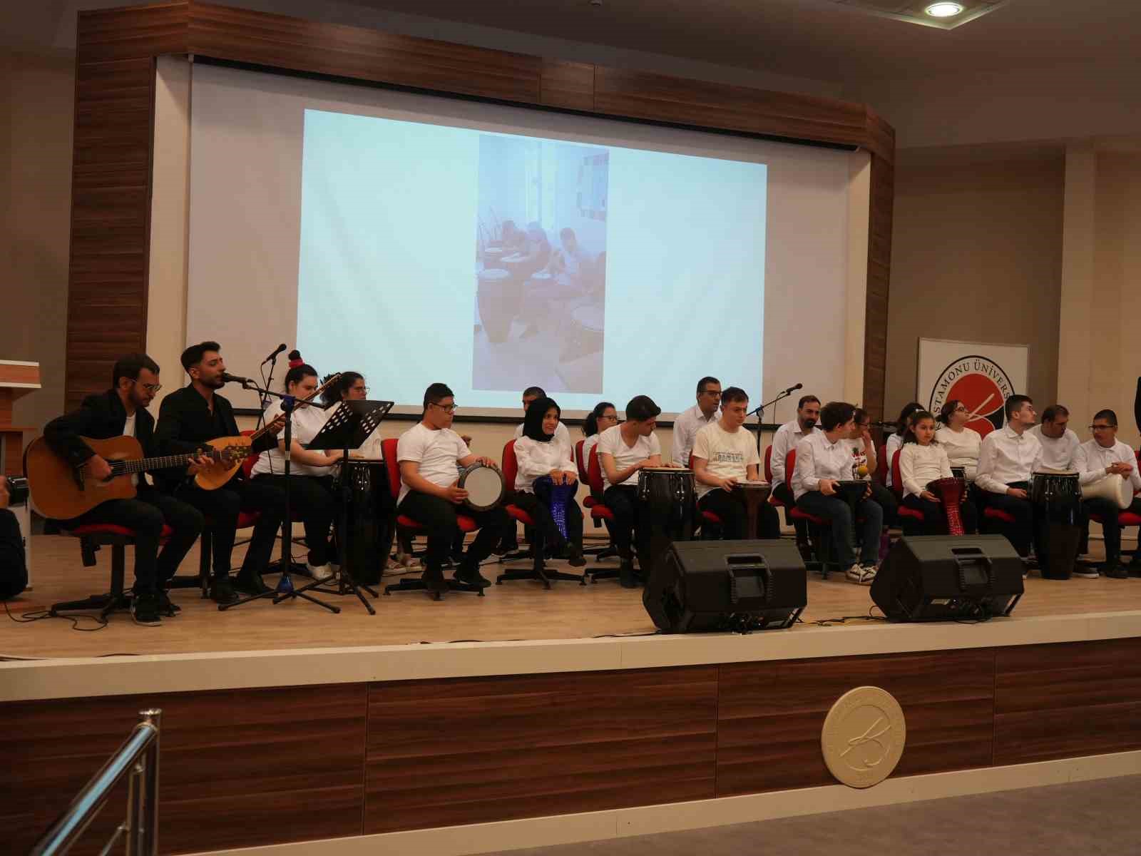 ozel bireyler verdikleri konserle buyuk alkis topladi C5Mn5W8C
