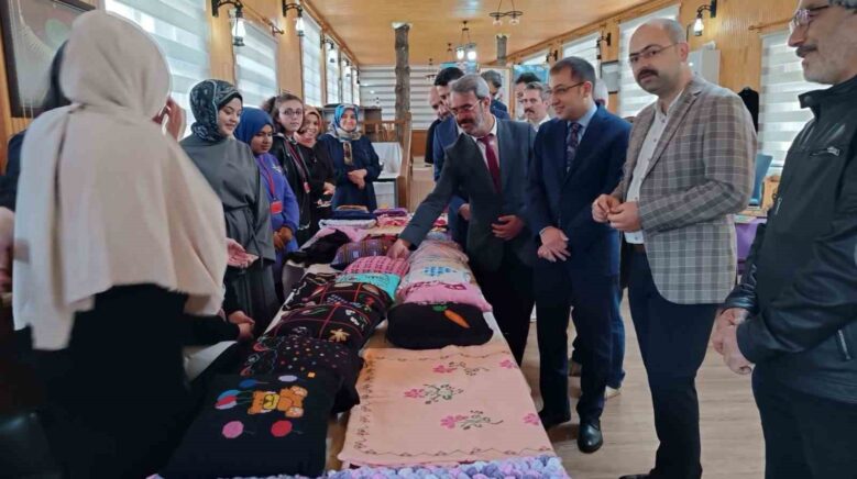 ozel ogrencilerin el emekleri begeniye sunuldu 3pJzx2Ke