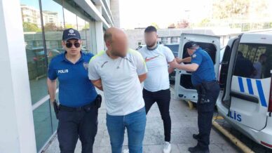 park halindeki araca benzin dokup yaktilar Zy85XzHz