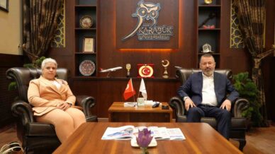 rektor kirisik karabuk ticaret il muduru gamze aydin ile bir araya geldi zB83klKL