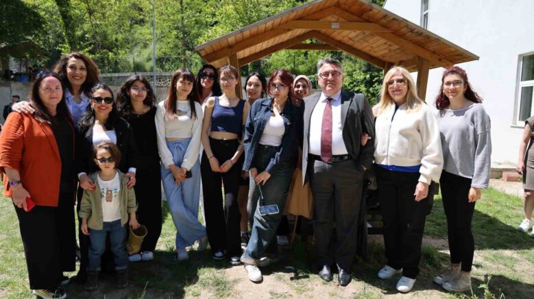 rektor ozolcer 18 geleneksel piknik etkinligine katildi mmCTGxUh