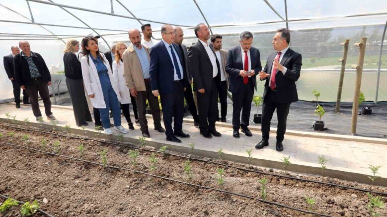 rektor yilmazdan uretim odakli egitime tam not WubNw87q