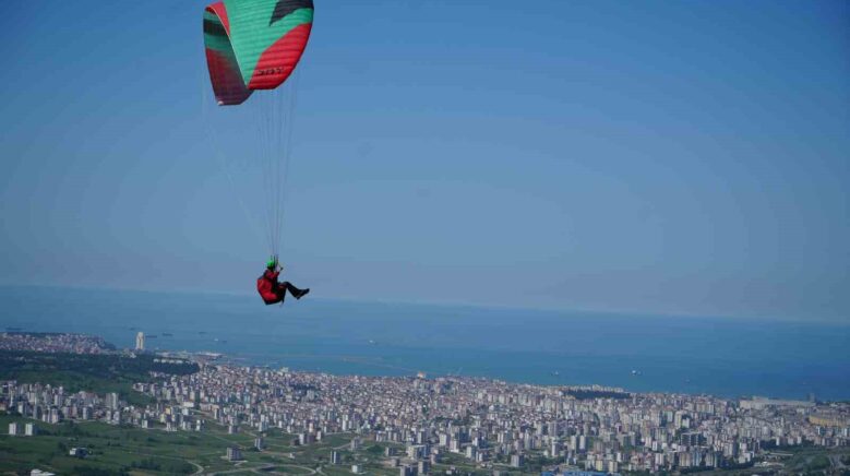 samsun semalari yamac parasutleri ile senlendi Nqkh5TsB