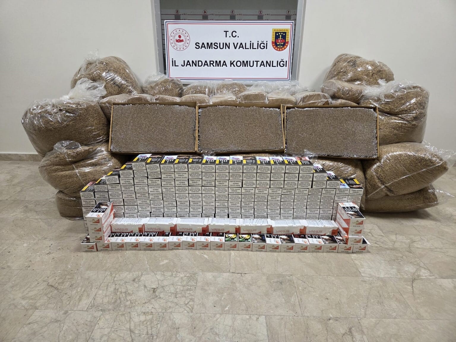 samsunda 1 ton kacak tutun ve 60 bin dolu makaron ele gecirildi AKkXuGkc