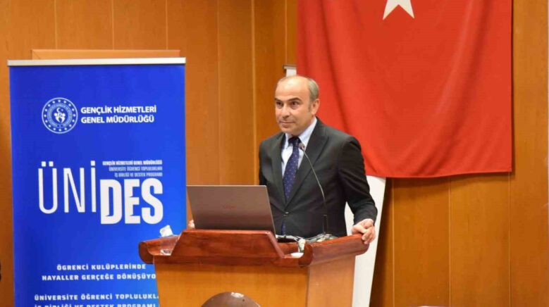 samsunda bilisim caginda dezenformasyon konferansi Xdl9tDNl