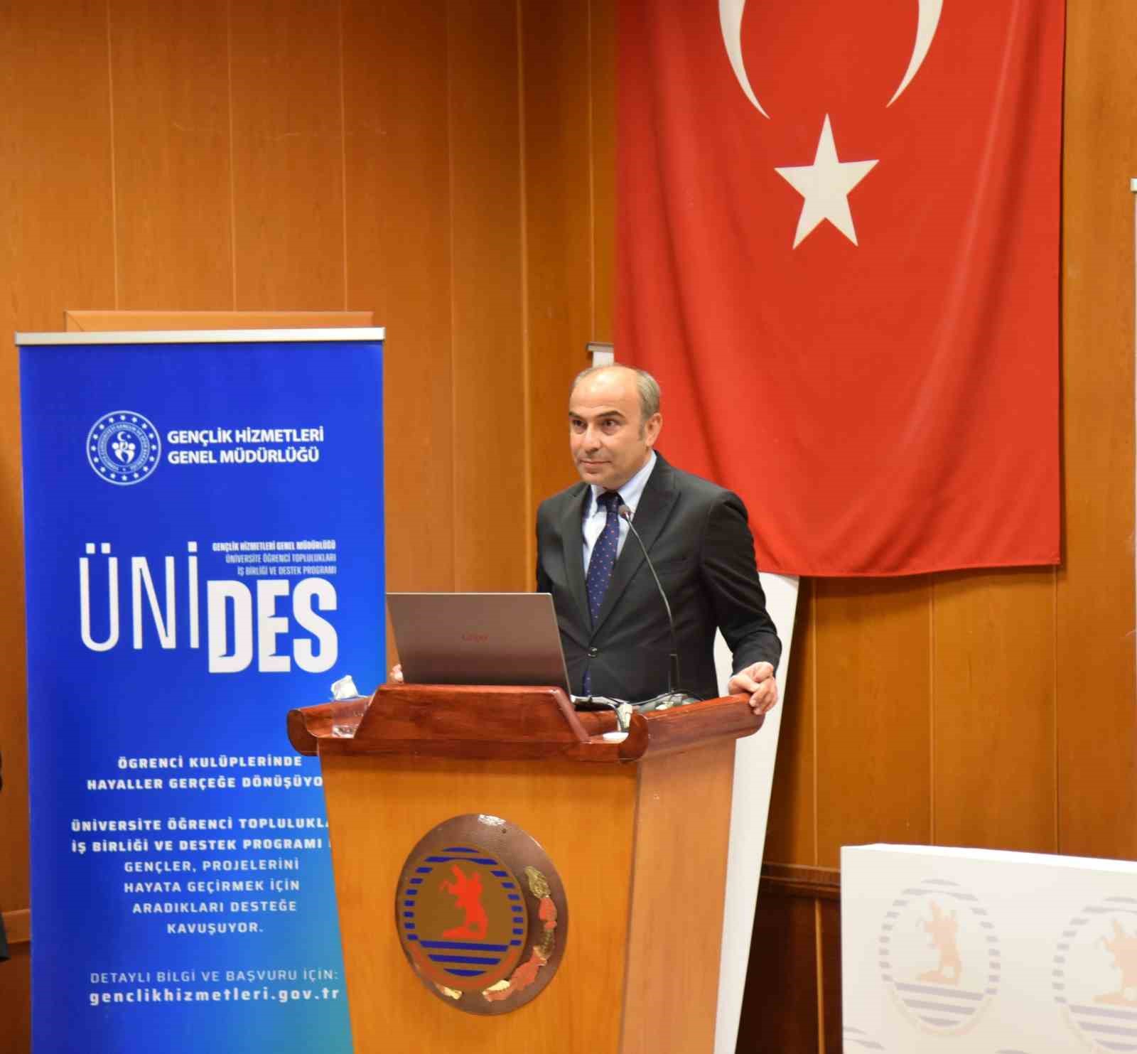 samsunda bilisim caginda dezenformasyon konferansi Xdl9tDNl