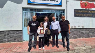 samsunlu minik ressam dunya birincisi oldu uI4MGOYm