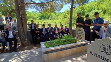 solingen faciasinda hayatini kaybedenler amasyada mezarlari basinda anildi qn5JUjSc