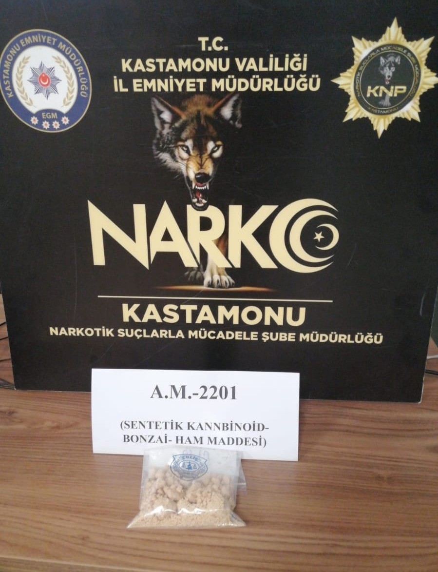 suphe uzerine durdurulan aracta uyustucu ele gecirildi 2 tutuklama ejTqHbMk