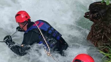 suudi arabistan uyruklu cocugu dustugu derede 108 kisi ariyor BQtYp3tf