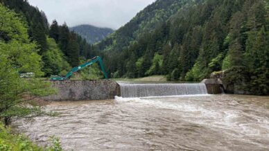 suudi arabistan uyruklu cocugu dustugu derede 4 gundur ariyorlar vcgUzK49