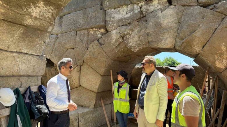 tios antik kentindeki amfi tiyatroda kazi calismalari devam ediyor tf5EtJZs