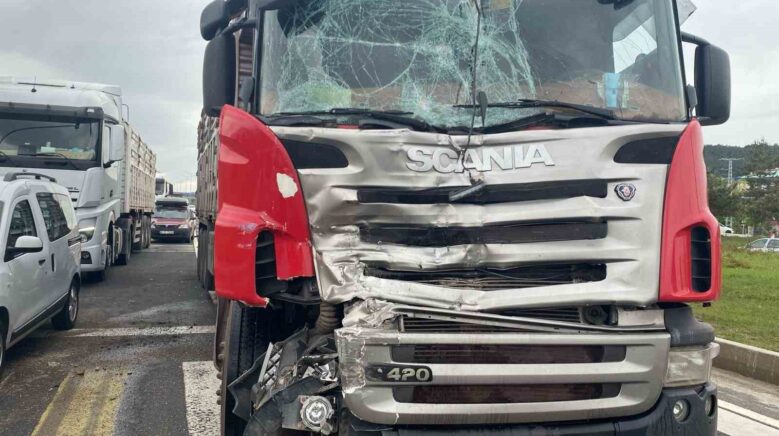 tir ile kamyonet carpisti 1 yarali WSO1AFpR