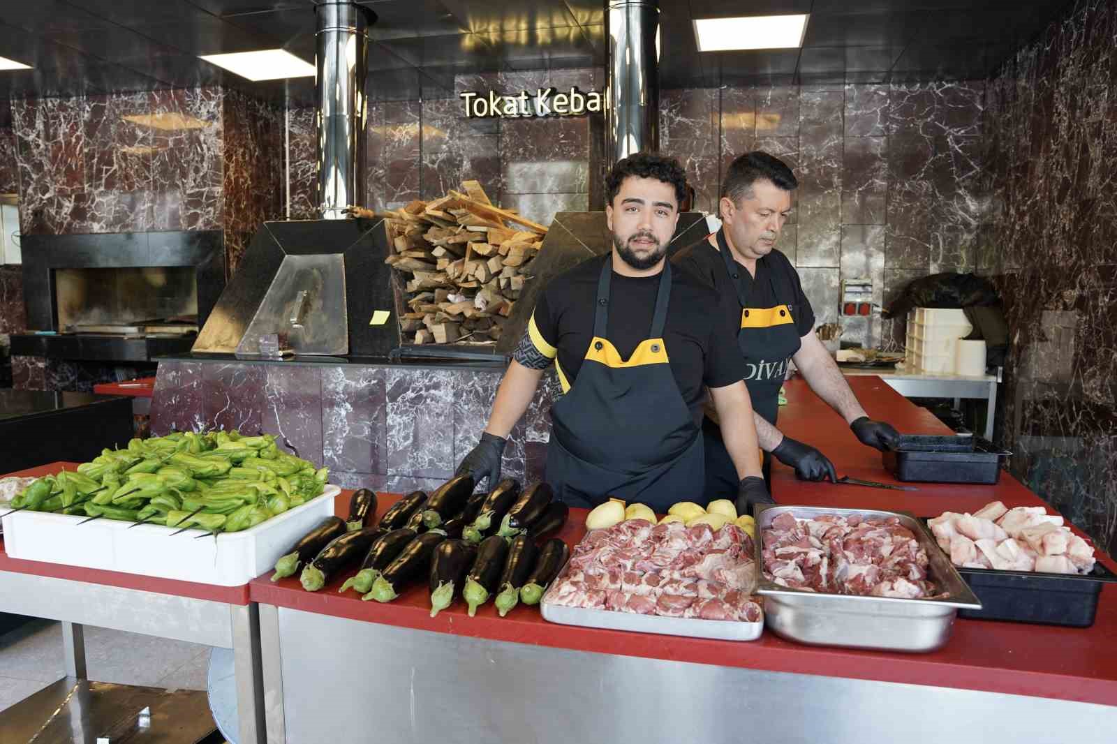tokatlilar ozel ocakta 40 dakikada pisen tokat kebabiyla 81 ile meydan okudu tDh5tRIf