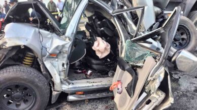 trabzonda iki tir arasina sikisan arac hurdaya dondu 3 yarali Vh5MshU2