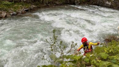 trabzonda su icmek isterken dereye dusen cocuk icin arama calismasi baslatildi c1ryXPkn